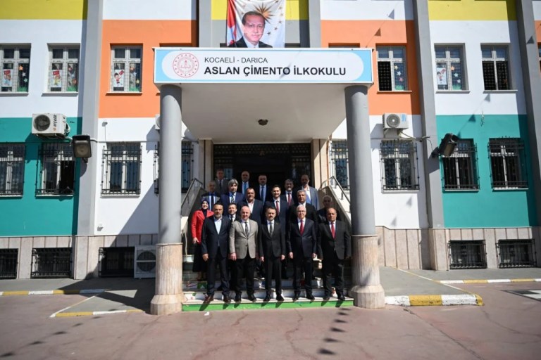 Vali Aktaş’tan Darıca’daki okullara ziyaret