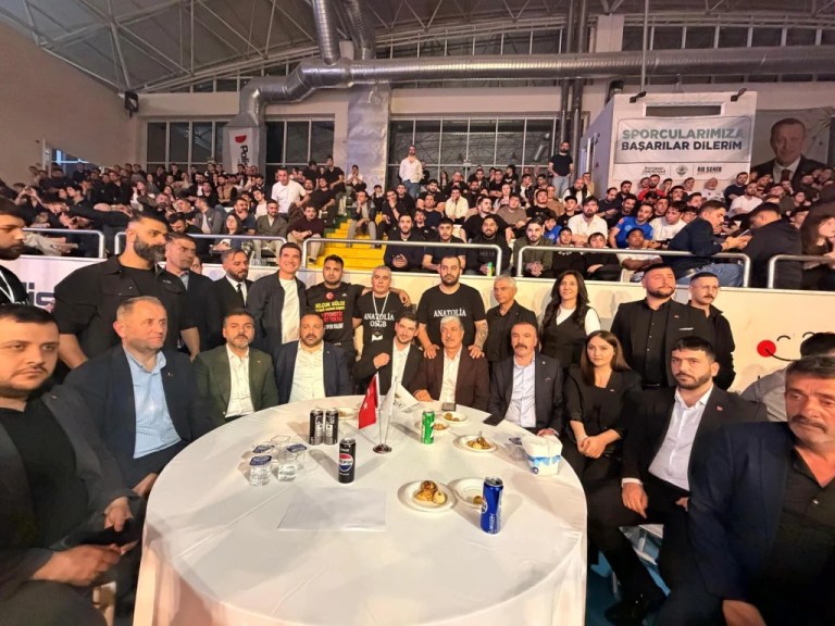 Dilovası’nda heyecan dolu boks ve kick boks gecesi