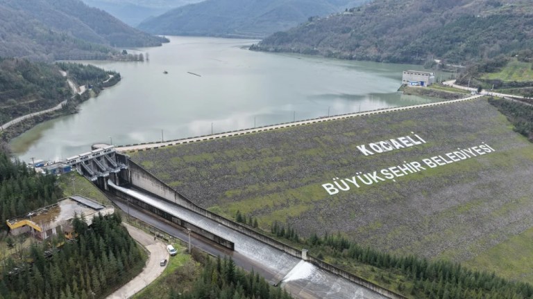 Kocaeli’nin fazla suyu Sapanca Gölü’nü besliyor