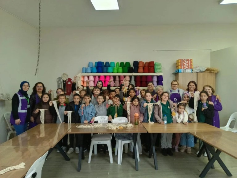 Minik ziyaretçiler İZGİM’de girişimciliği keşfetti