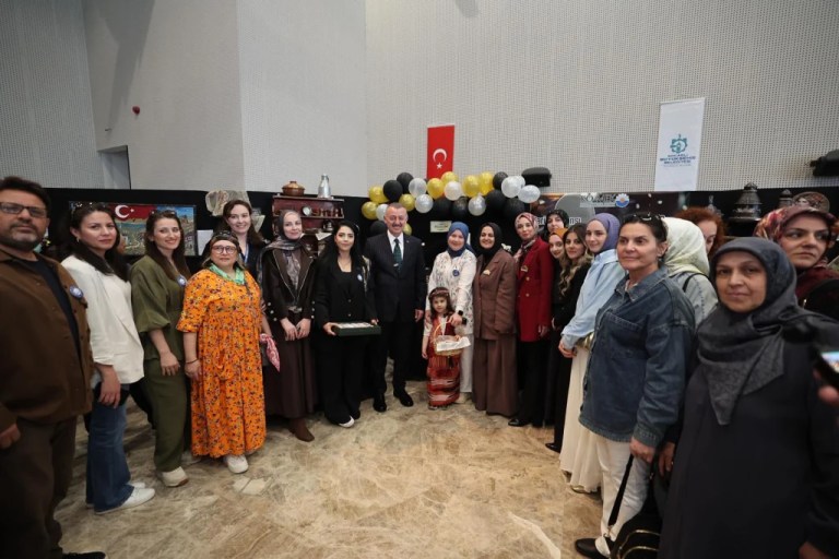 KO-MEK İzmit’te yıl sonu sergisiyle büyüledi