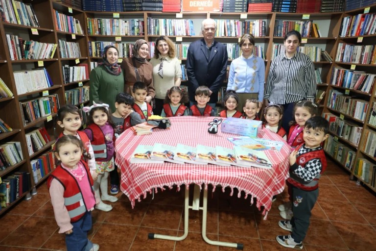 Minik Kalpler Kütüphane ile Buluştu