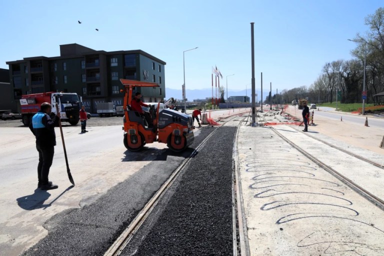 Kartepe Tramvay Hattı’nda duraklar yükseliyor