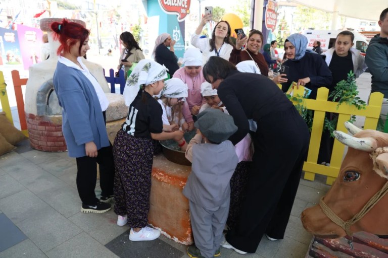 Minik Eller Köy Yaşamını Deneyimledi
