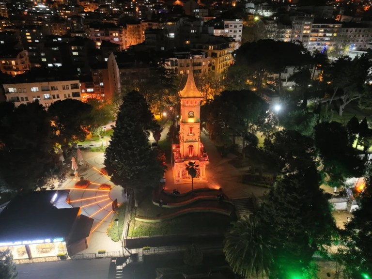 İzmit Saat Kulesi’ne ışıl ışıl dokunuş