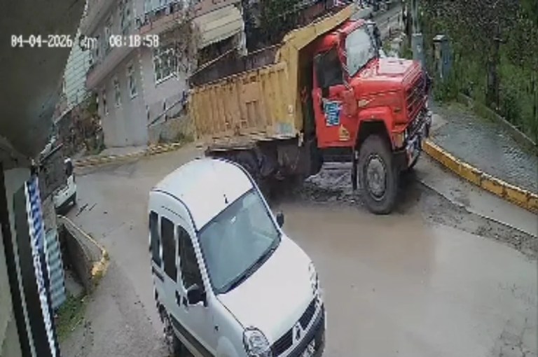 Kontrolden Çıkan Hafriyat Kamyonu Faciası!