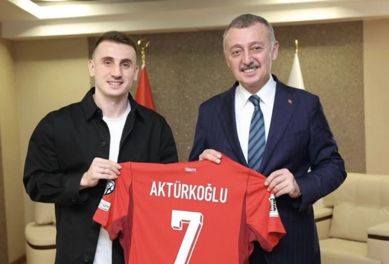 Kerem Aktürkoğlu’ndan Başkan Büyükakın’a milli forma