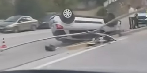 Gölcük’te otomobil takla attı!