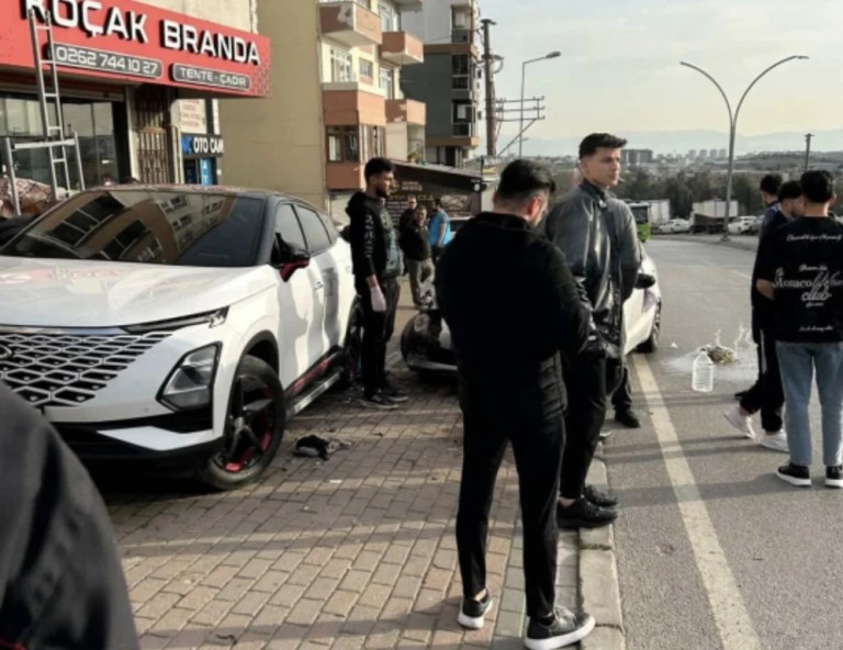 Çayırova’da feci kaza: 2 kişi yaşamını yitirdi!