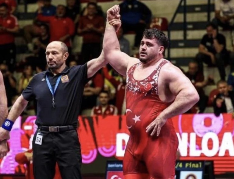 Rıza Kayaalp’ten 13. Avrupa Şampiyonluğu