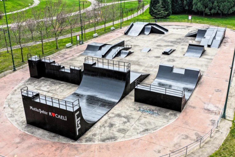 Sekapark Skate Park yenilendi: Parkur gençlerden tam not aldı