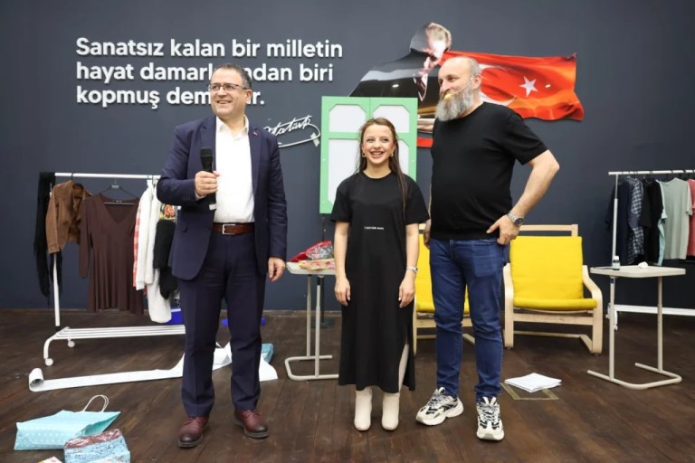 Derince’de “Hangisi Gerçek?” oyunu sahnelendi