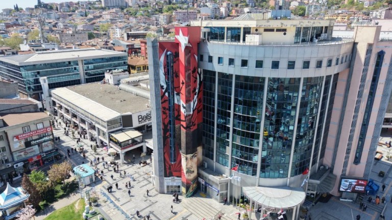 Belsa Plaza’daki 100. Yıl Graffitisi Yenilendi