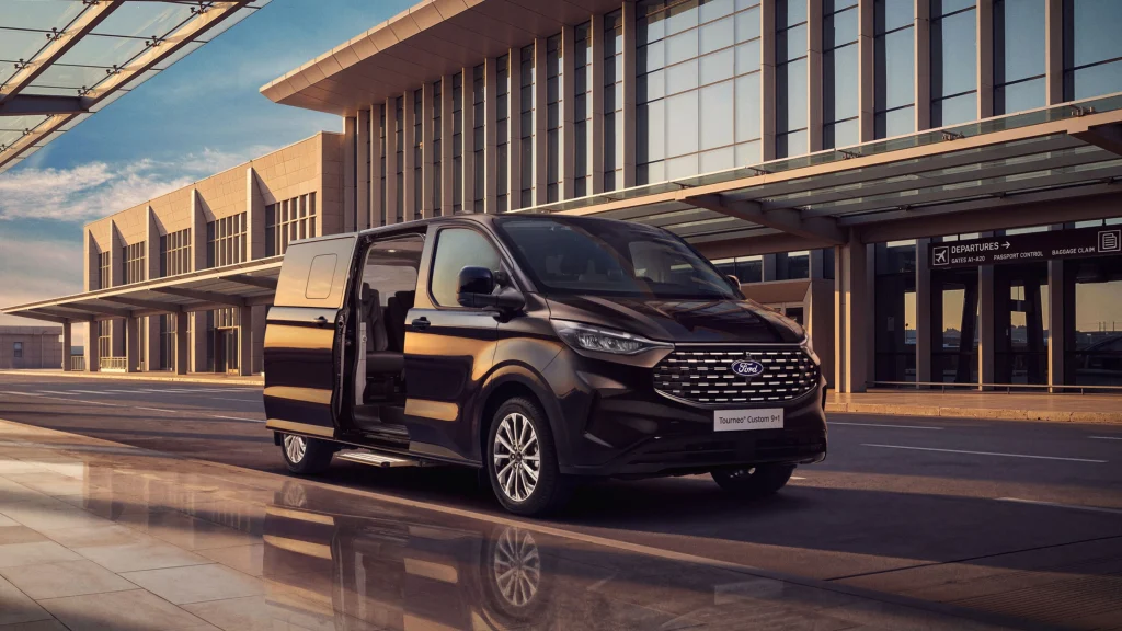 Yeni Ford Tourneo Custom 9+1 Türkiye’de!