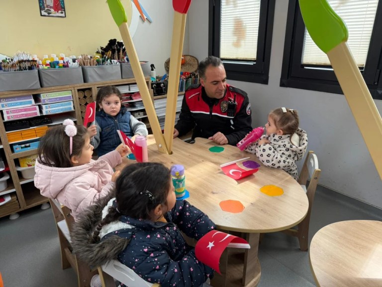 Yunus polislerinden Lokomotif Çocuk Köyü’ne ziyaret