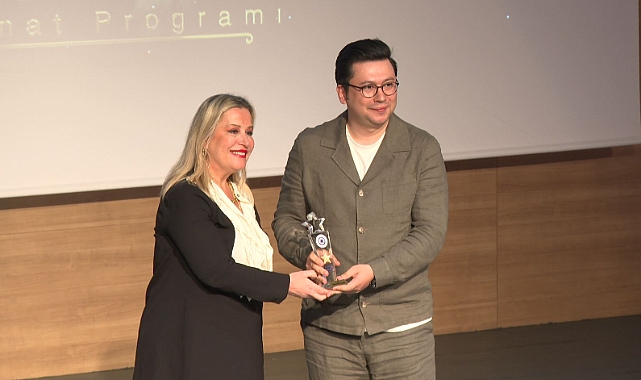 Kırmızı Halı, Yılın Kültür Sanat Programı Seçildi