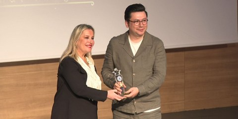 Kırmızı Halı’ya Yılın Kültür Sanat Ödülü