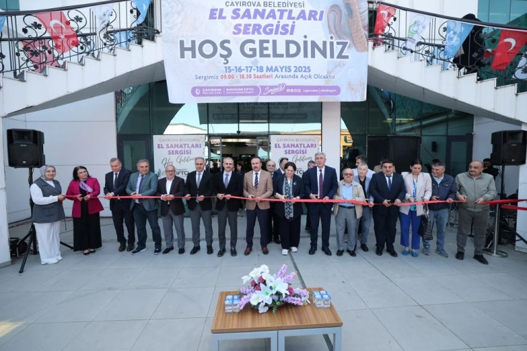 Çayırova’da el sanatları sergisi açıldı