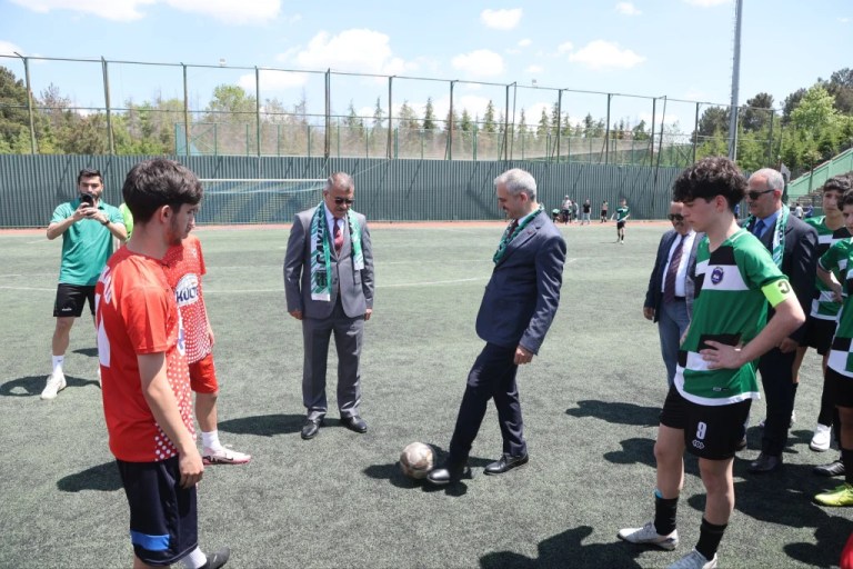 Çayırova’da 19 Mayıs Gençlik Turnuvası