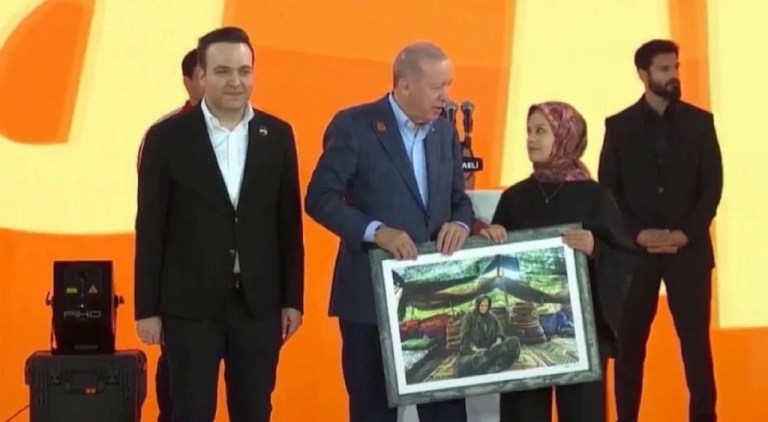 Erdoğan’la sahneye çıkan fenomene tepki