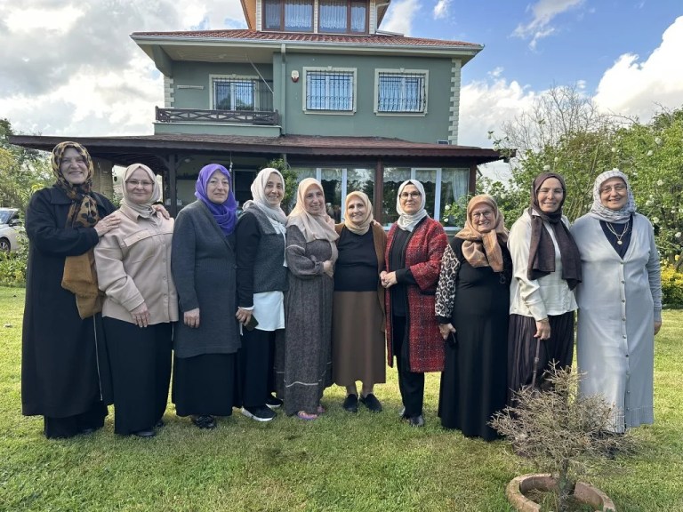 Katırcıoğlu Yarımca’da Eski Dostlarıyla Hasret Giderdi