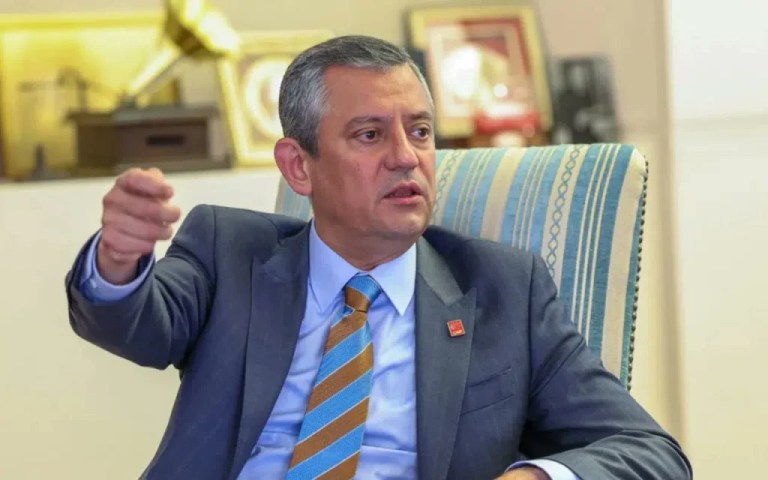 Özgür Özel’den gençlik şöleni eleştirisi