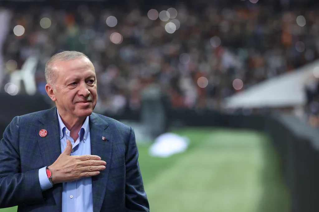 Erdoğan: Gençleri hafife alan başaramaz