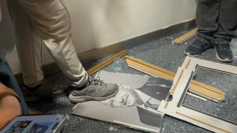 CHP’de Kılıçdaroğlu fotoğrafı çiğnendi