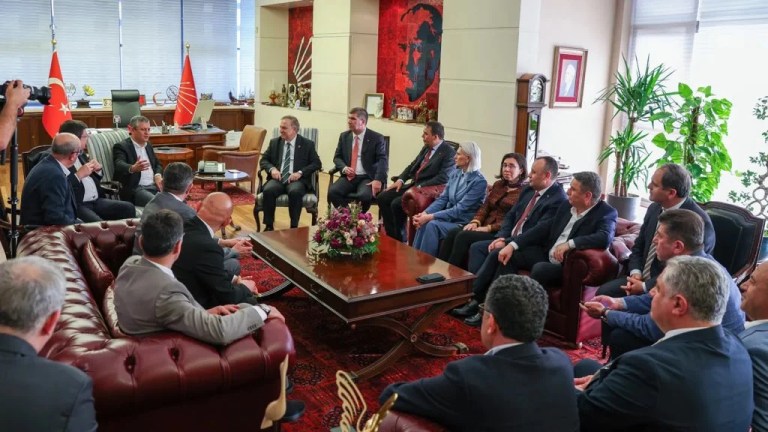 CHP’li başkanlar olağanüstü kurultay istedi