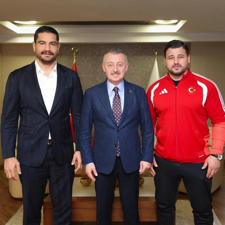 Büyükakın güreşin devlerini ağırladı