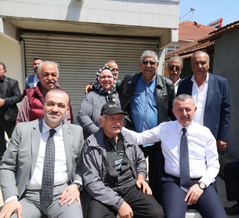 Başkan Büyükakın köylerde gönülleri ısıttı