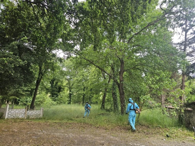 Kocaeli’de mezarlıklar bayrama hazır