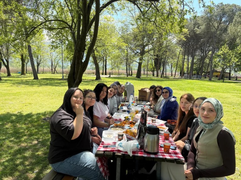 Beyaz Kalpler’den bahar şenliği