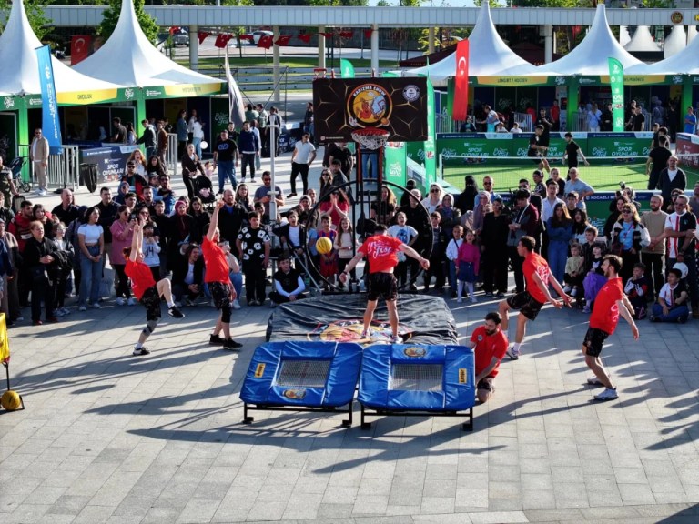 Karizma Show EnFest’te nefes kesti