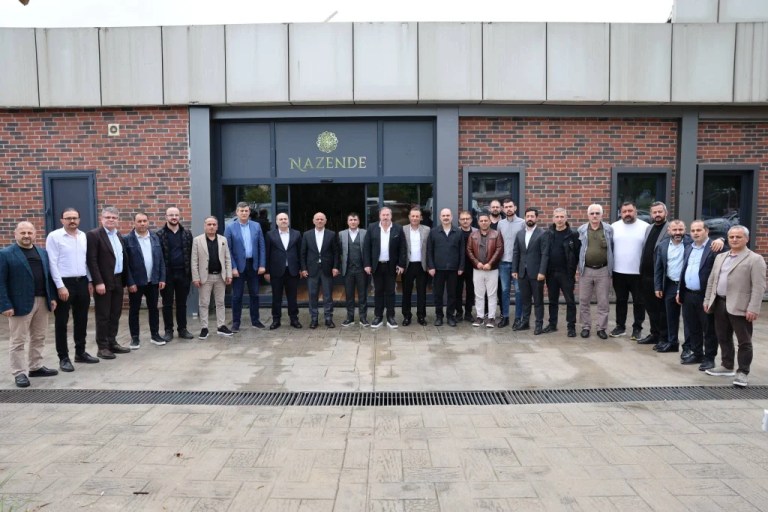 Körfez Gümüşhaneliler’de Oltan Yazgan yeniden başkan
