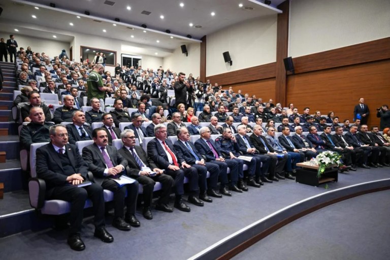 Vali Aktaş başkanlığında okul güvenliği toplantısı