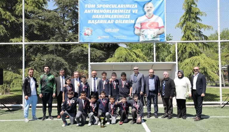Körfez’de şampiyonlar kupalarını aldı