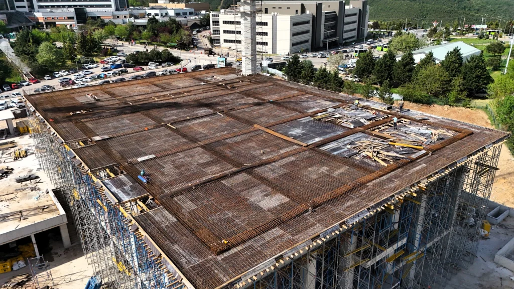 Umuttepe’de cami ve otopark yükseliyor