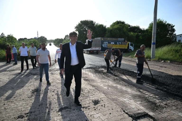 Kartepe’de asfalt mesaisi sürüyor