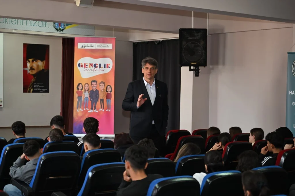 Başkan Kocaman gençlere yol gösterdi