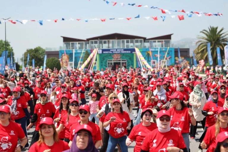 Kocaeli’de anneler yaşam merkezine akın etti