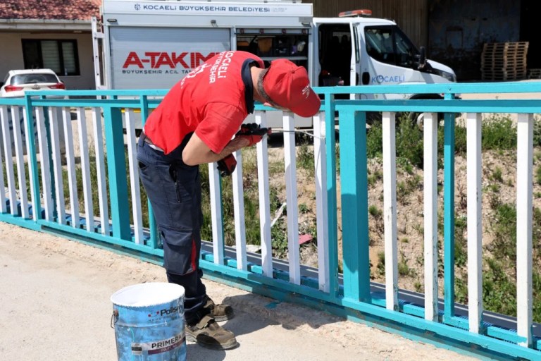 Kocaeli’de yol güvenliği ve estetiği yenileniyor