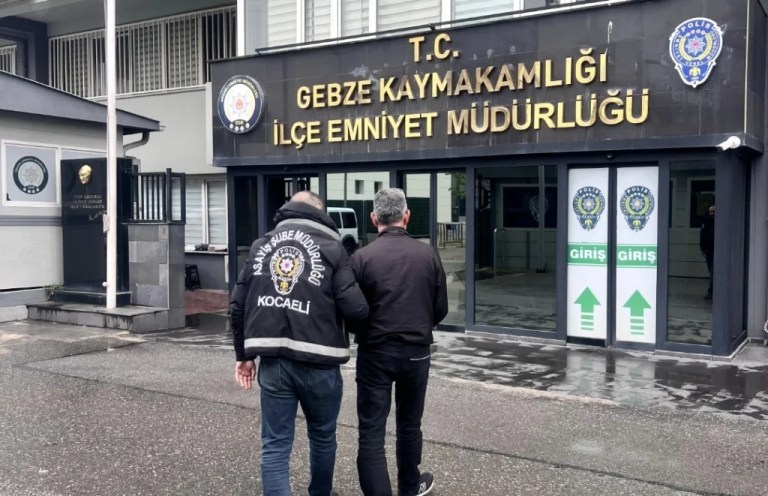 Silah suçundan aranan hükümlü yakayı ele verdi!