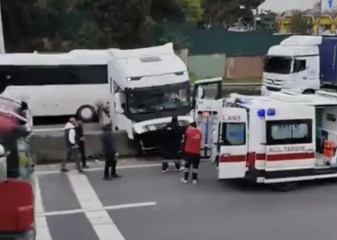 Tır devrildi, D-100’de trafik kilitlendi!