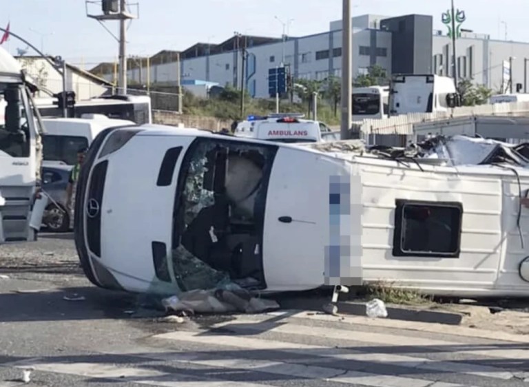 Çayırova’da servis kazasında bir kişi hayatını kaybetti!