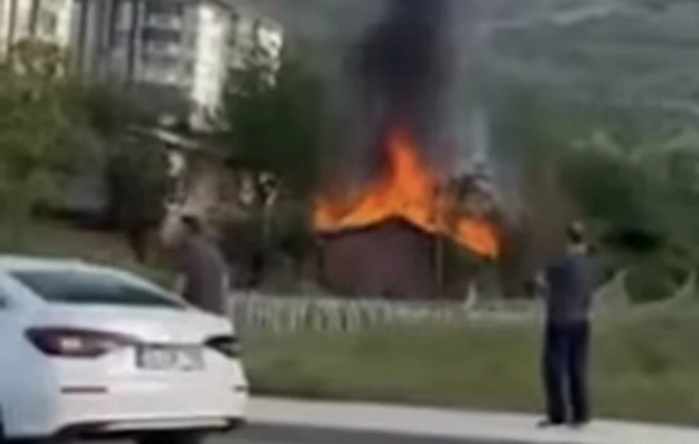 Derince’de korkutan ev yangını!