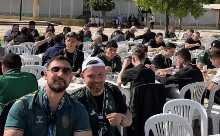 Taraftarlardan örnek buluşma