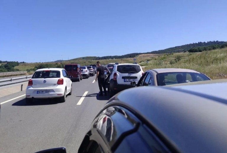 Gebze’de bayram trafiği sağlık ekiplerini zorladı!