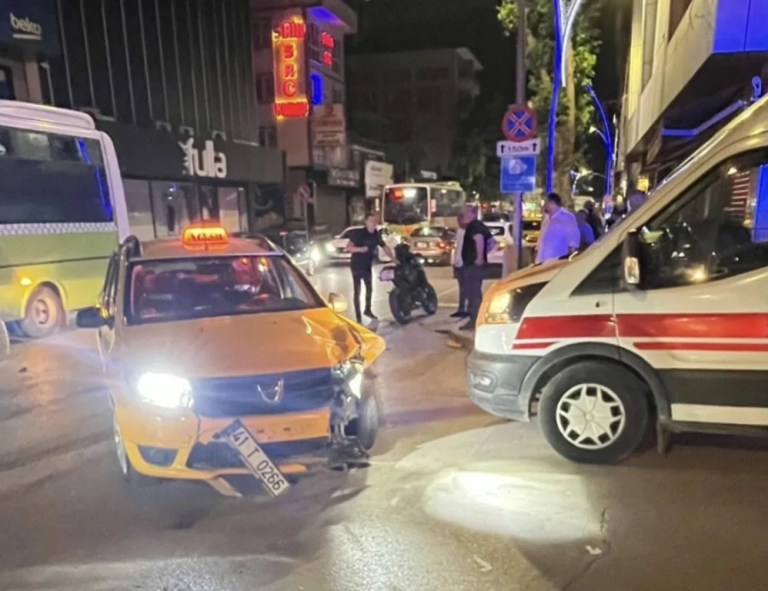 İzmit’te kafa kafaya çarpışma!
