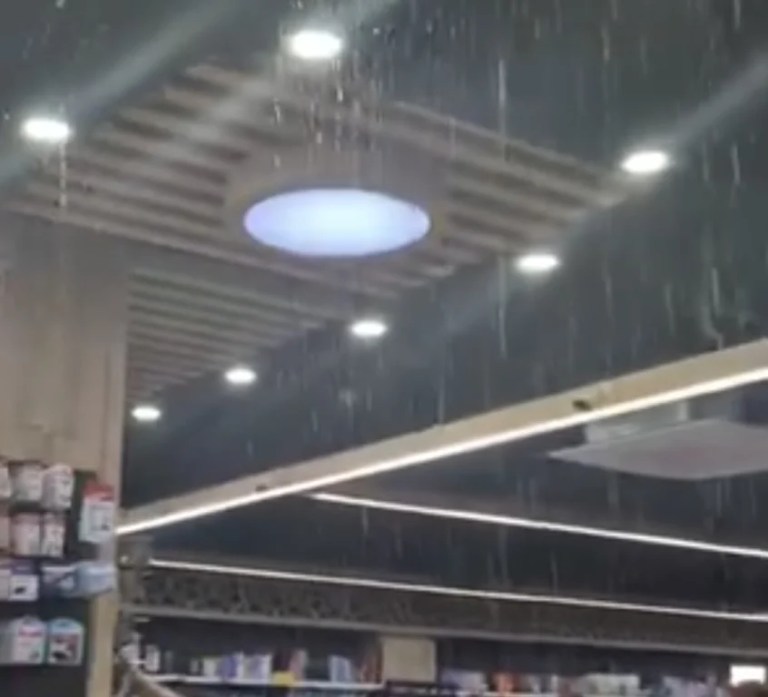 İlimtepe’de marketi su bastı!